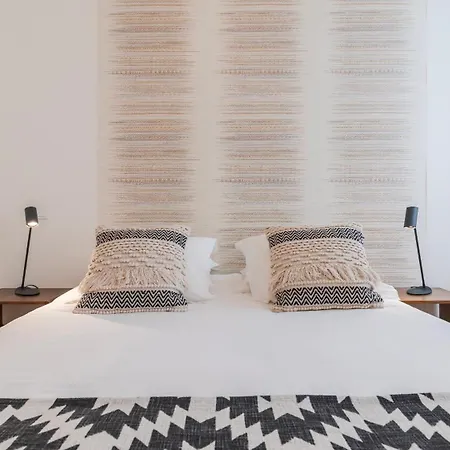 Downtown By The River By Lovelystay *