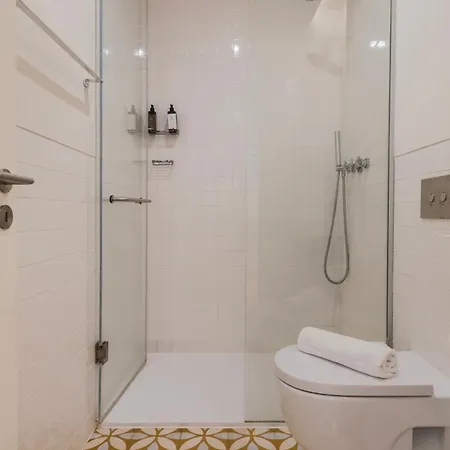 Apartman Downtown By The River By Lovelystay *